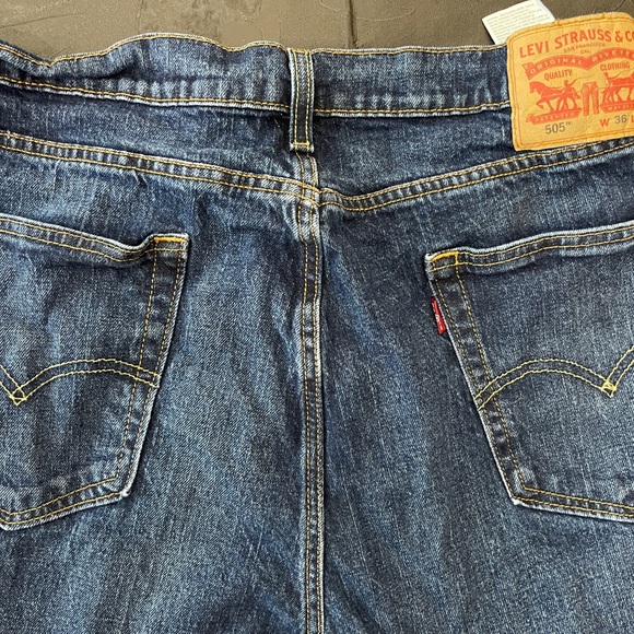 Levi’s 505 Men’s Denim Jeans - Picture 2 of 3